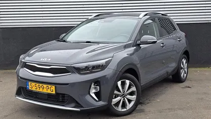 Grijs Occasion 2023 Kia Stonic SUV | € 20.900 (Eerlijke prijs)