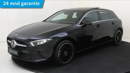 Zwart Gebruikt 2022 Mercedes A250 Hatchback | € 27.500 (Goede deal)