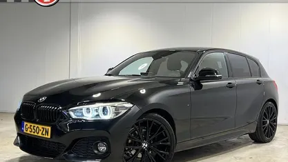 Zwart Gebruikt 2020 BMW 118 Executive Hatchback | € 20.840 (Goede deal)