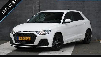 Wit Gebruikt 2021 Audi A1 Sportback Proline Hatchback | € 18.995 (Eerlijke prijs)