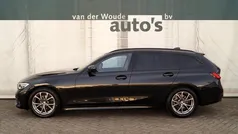 Zwart, metallic lak Gebruikt 2022 BMW 318 Stationwagen | € 24.900 (Eerlijke prijs)