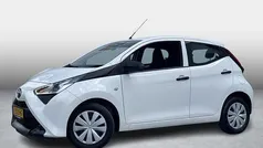 Wit Gebruikt 2021 Toyota Aygo Hatchback | € 11.999 (Eerlijke prijs)