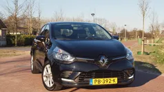 Zwart Gebruikt 2017 Renault Clio IV Zen Hatchback | € 13.490 (Eerlijke prijs)
