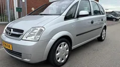 Grijs Gebruikt 2004 Opel Meriva Enjoy MPV | € 1.999 (Eerlijke prijs)