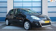 Zwart Gebruikt 2011 Renault Clio R.S. Hatchback | € 3.950 (Eerlijke prijs)