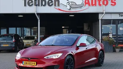 Rood Gebruikt 2016 Tesla Model S Hatchback | € 17.985 (Eerlijke prijs)