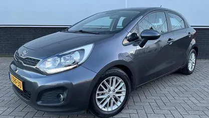 Occasion Kia Rio 86 PK (63 kW) 2015 Grijs Hatchback