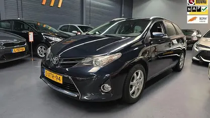 Grijs Occasion 2014 Toyota Auris Touring Sports Stationwagen | € 10.995 (Eerlijke prijs)