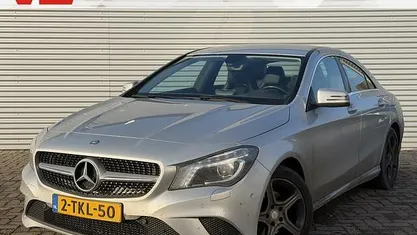 Grijs (metallic) Occasion 2014 Mercedes CLA180 Ambition Sedan | € 11.900 (Eerlijke prijs)