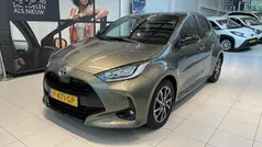 Groen Gebruikt 2022 Toyota Yaris Hybrid Executive Hatchback | € 21.950 (Eerlijke prijs)