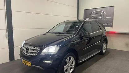 Zwart Gebruikt 2010 Mercedes 350 SUV | € 16.950 (Eerlijke prijs)
