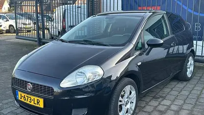 Zwart Occasion 2010 Fiat Grande Punto Sport Hatchback | € 2.988 (Eerlijke prijs)