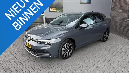Grijs Occasion 2023 VW Golf VIII Style Hatchback | € 27.945 (Goede deal)