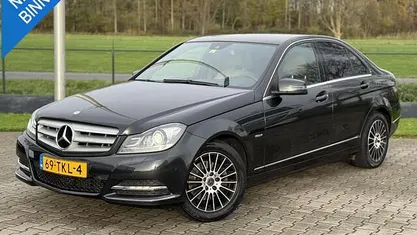Zwart Gebruikt 2012 Mercedes C200 Premium Sedan | € 11.250 (Eerlijke prijs)