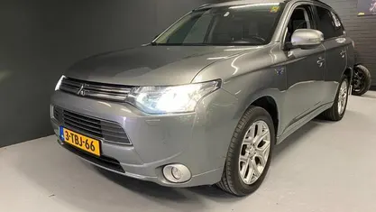 Occasion Mitsubishi Outlander Instyle 121 PK (88 kW) 2013 Grijs SUV