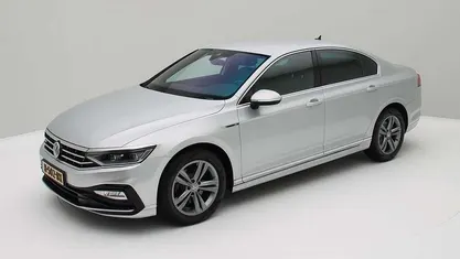 Gebruikt 2020 VW Passat Business Sedan | € 22.550 (Eerlijke prijs)