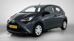 Grijs metallic Gebruikt 2021 Toyota Aygo Hatchback | € 12.245 (Eerlijke prijs)