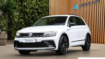 Gebruikt 2019 VW Tiguan Highline SUV | € 28.895 (Eerlijke prijs)