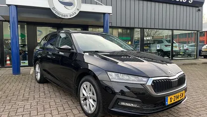 Occasion Skoda Octavia Business Line 2024 Zwart Stationwagen