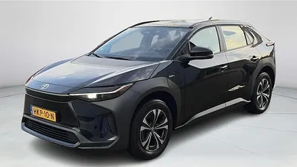 Zwart Occasion 2025 Toyota bZ4X Active SUV | € 34.900 (Super prijs)