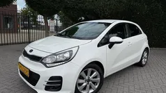 Wit Gebruikt 2017 Kia Rio 4 Hatchback | € 11.450 (Eerlijke prijs)