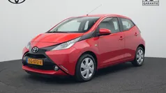 Rood Gebruikt 2018 Toyota Aygo X-play Hatchback | € 9.745 (Eerlijke prijs)