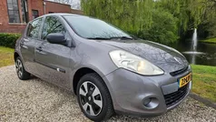 Grijs Gebruikt 2010 Renault Clio R.S. Hatchback | € 3.999 (Eerlijke prijs)