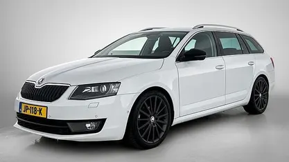 Wit Gebruikt 2016 Skoda Octavia Business Line Stationwagen | € 10.990 (Eerlijke prijs)