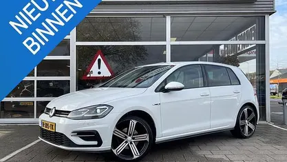 Occasion 2018 VW Golf VII Highline Hatchback | € 15.499 (Eerlijke prijs)
