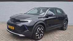 Zwart metallic Gebruikt 2023 Opel Mokka-e SUV | € 21.995 (Eerlijke prijs)