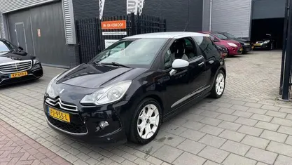 Zwart, metallic lak Gebruikt 2012 Citroën DS3 Sport Chic Hatchback | € 3.499 (Eerlijke prijs)