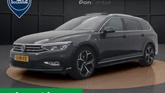 Grijs Gebruikt 2023 VW Passat Business+ Stationwagen | € 33.450 (Eerlijke prijs)