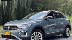 Blauw Gebruikt 2024 VW T-Roc Sport SUV | € 32.445 (Eerlijke prijs)
