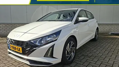 Wit Gebruikt 2024 Hyundai i20 Comfort Hatchback | € 21.440 (Eerlijke prijs)