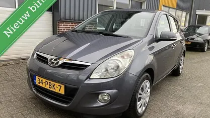 Grijs Gebruikt 2011 Hyundai i20 Hatchback | € 3.495 (Eerlijke prijs)
