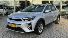 Grijs Gebruikt 2024 Kia Stonic SUV | € 22.900 (Eerlijke prijs)