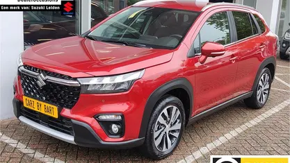 Rood Gebruikt 2024 Suzuki SX4 S-Cross Style SUV | € 28.425 (Eerlijke prijs)