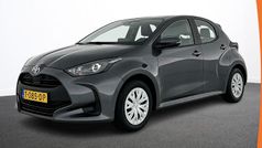 Grijs Gebruikt 2023 Toyota Yaris Hybrid Active Hatchback | € 20.790 (Eerlijke prijs)