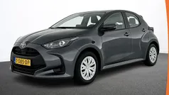 Grijs Gebruikt 2023 Toyota Yaris Hybrid Active Hatchback | € 20.890 (Eerlijke prijs)