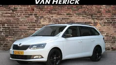 Wit, metallic lak Gebruikt 2016 Skoda Fabia First Edition Stationwagen | € 9.745 (Eerlijke prijs)