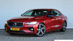 Oranje Gebruikt 2019 Volvo S60 R-Design Sedan | € 27.395 (Eerlijke prijs)
