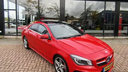 Rood Gebruikt 2013 Mercedes CLA200 AMG Sedan | € 12.249 (Goede deal)