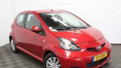 Rood Gebruikt 2011 Toyota Aygo Comfort Hatchback | € 6.490 (Eerlijke prijs)