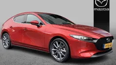 Rood Gebruikt 2022 Mazda 3 Luxury Hatchback | € 23.895 (Eerlijke prijs)