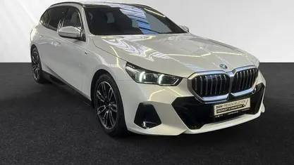 Occasion 2025 BMW 530e M Sport Stationwagen | € 59.750 (Super prijs)