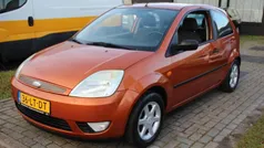 Oranje (metallic) Gebruikt 2004 Ford Fiesta Hatchback | € 1.450 (Goede deal)