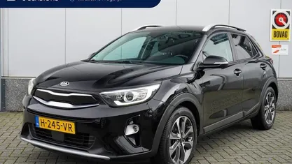 Zwart Gebruikt 2020 Kia Stonic SUV | € 16.480 (Eerlijke prijs)