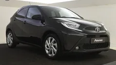 Zwart Gebruikt 2023 Toyota Aygo Edition Hatchback | € 19.399 (Eerlijke prijs)