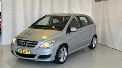 Grijs Gebruikt 2009 Mercedes B200 MPV | € 6.399 (Eerlijke prijs)