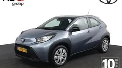 Grijs Gebruikt 2024 Toyota Aygo Play Hatchback | € 18.950 (Eerlijke prijs)